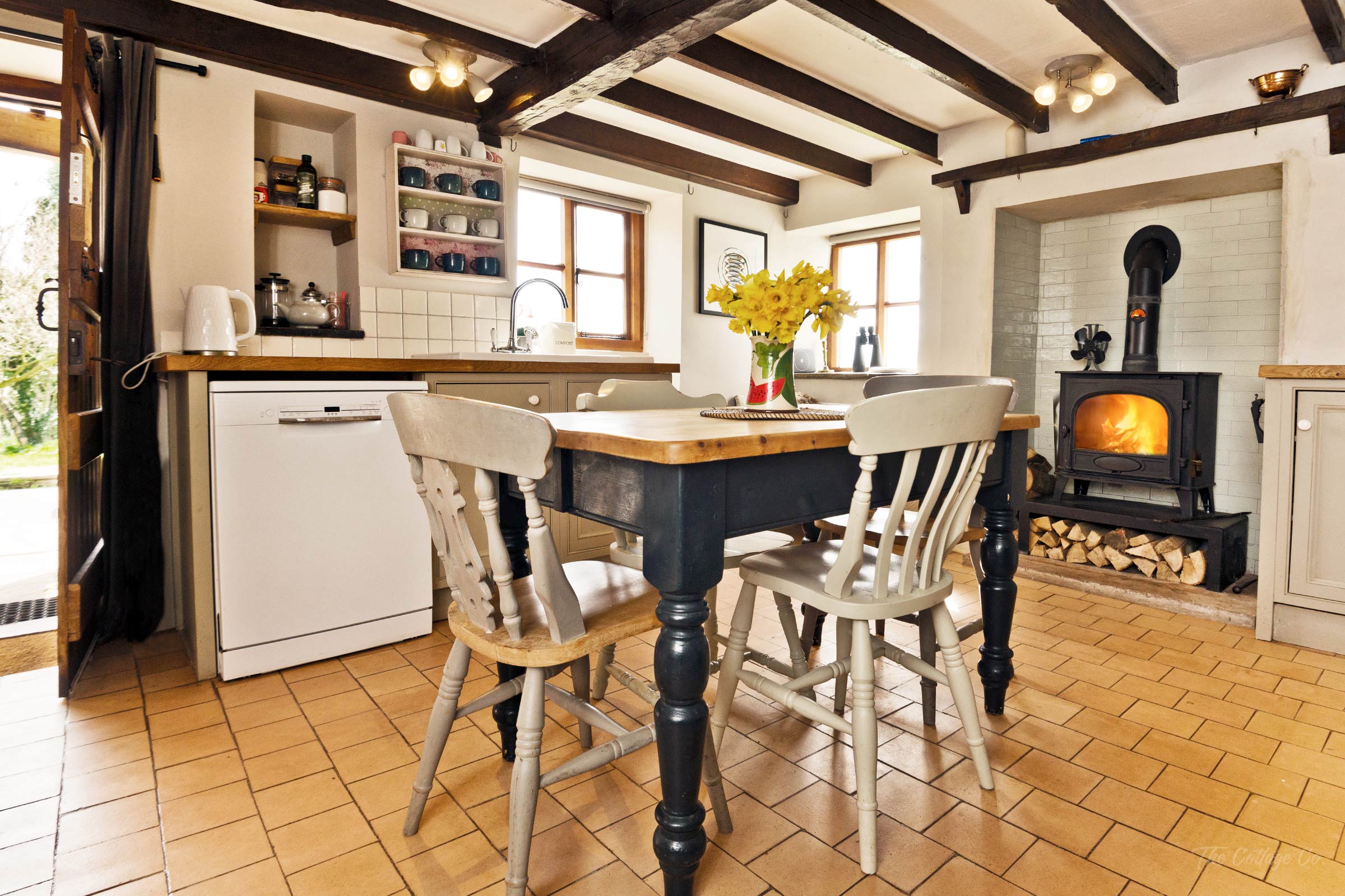 Image showcasing Mimi's Tree Yurt - Luxury romantic yurt for a couple in the Black Mountains